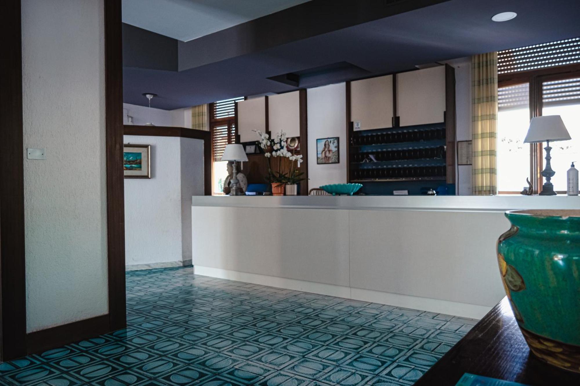 Hotel Mediterraneo グアルディア・ピエモンテ・テルメ エクステリア 写真